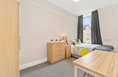 Ford Park Road, Mutley, Plymouth - Image 3